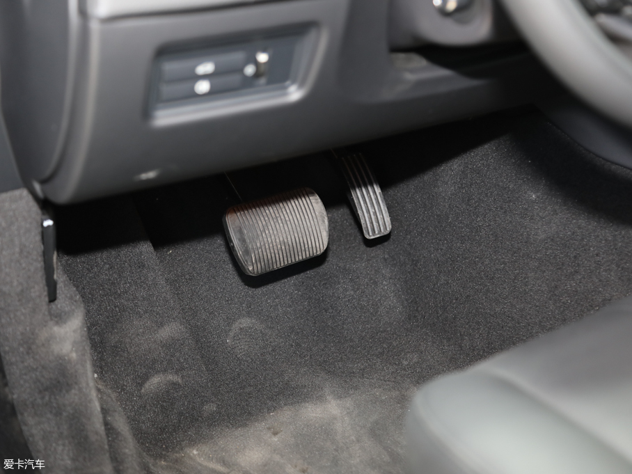 2019ݱXJ L 3.0 SC (q)̄(w)