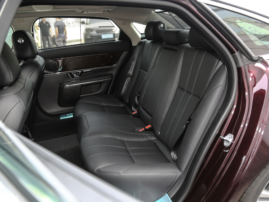 2019ݱXJ L 3.0 SC (q)̄(w)