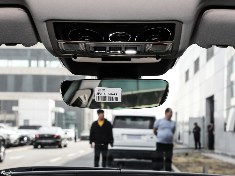 2019ݱXJ L 3.0 SC (q)̄(w)