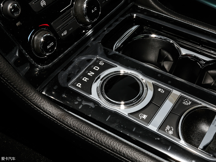 2019ݱXJ L 3.0 SC (q)̄(w)