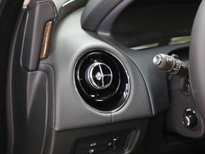 2019L 3.0 SC ̄հ п؅^