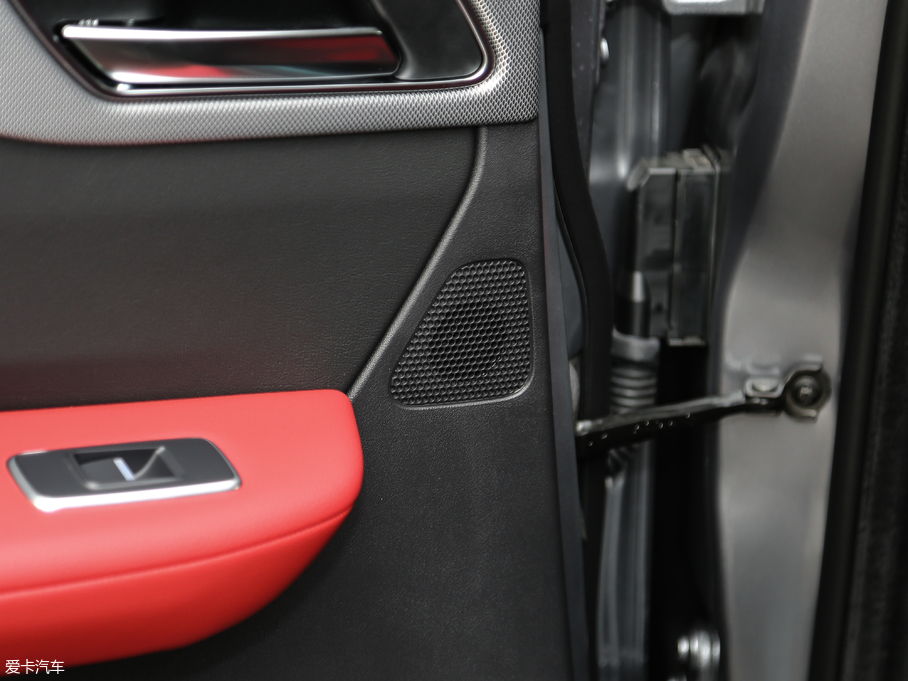 2020ݱF-PACE 2.0T ِ