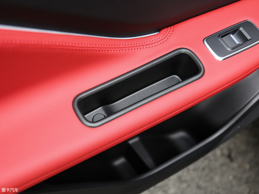 2020ݱF-PACE 2.0T ِ