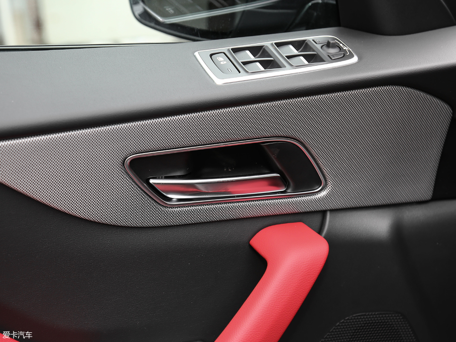 2020ݱF-PACE 2.0T ِ