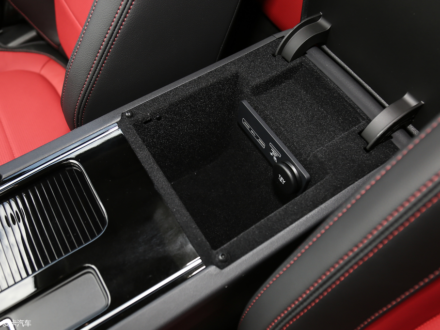 2020ݱF-PACE 2.0T ِ