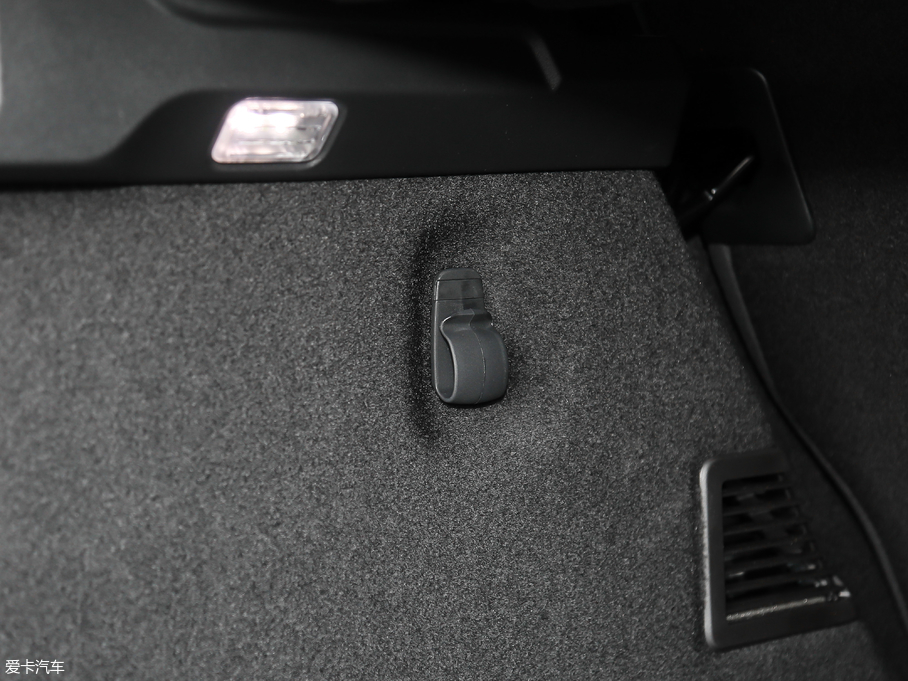 2020ݱF-PACE 2.0T ِ