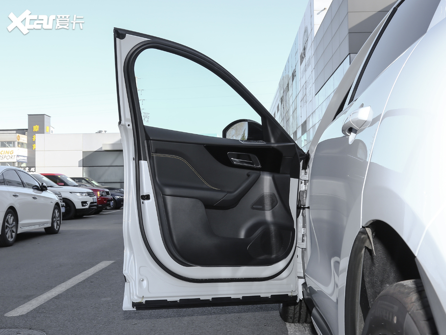 2020ݱF-PACE 300 R-Sport\Ӱ