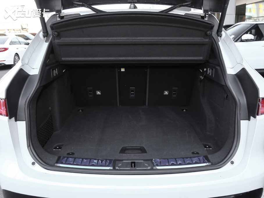 2020ݱF-PACE 300 R-Sport\Ӱ