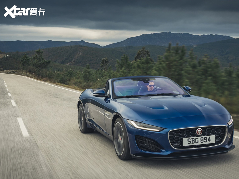 2021ݱF-TYPE P300 򌳨