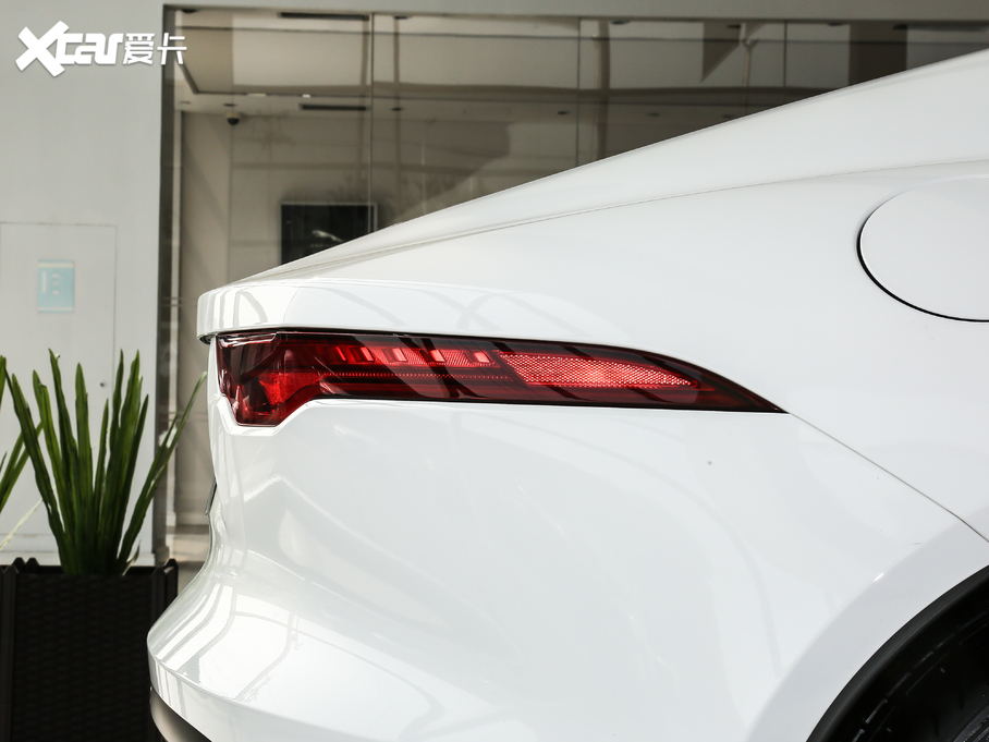 2021ݱF-TYPE P300 (q)Ӳ픰