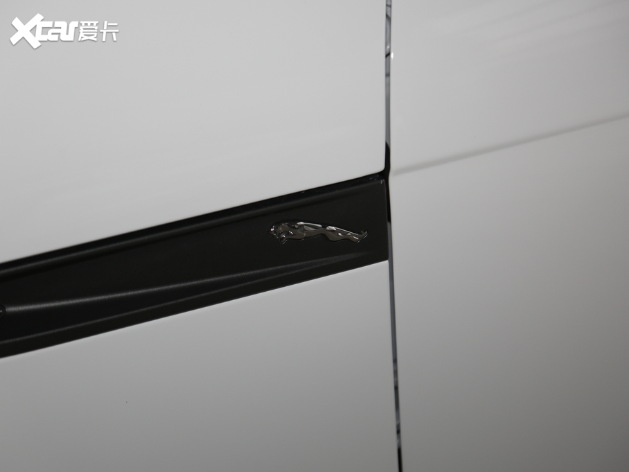 2021ݱF-TYPE P300 (q)First EditionӲ픰