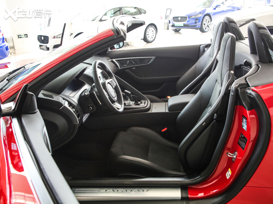 2021ݱF-TYPE P300 (q)