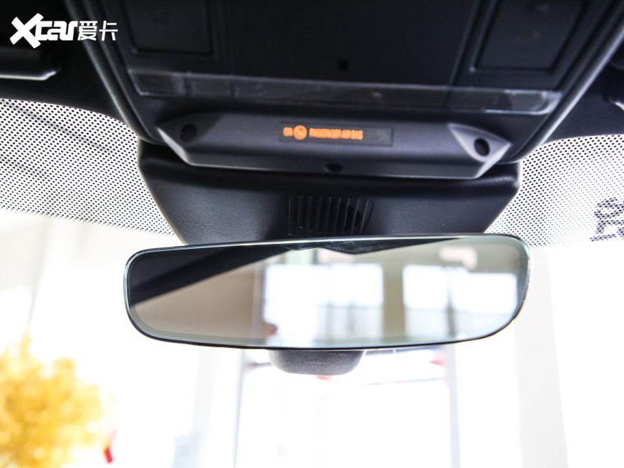 2021ݱF-TYPE P300 (q)