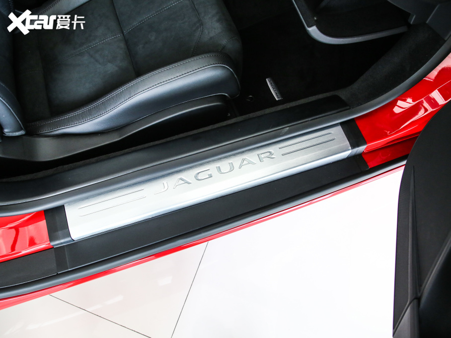 2021ݱF-TYPE P300 (q)