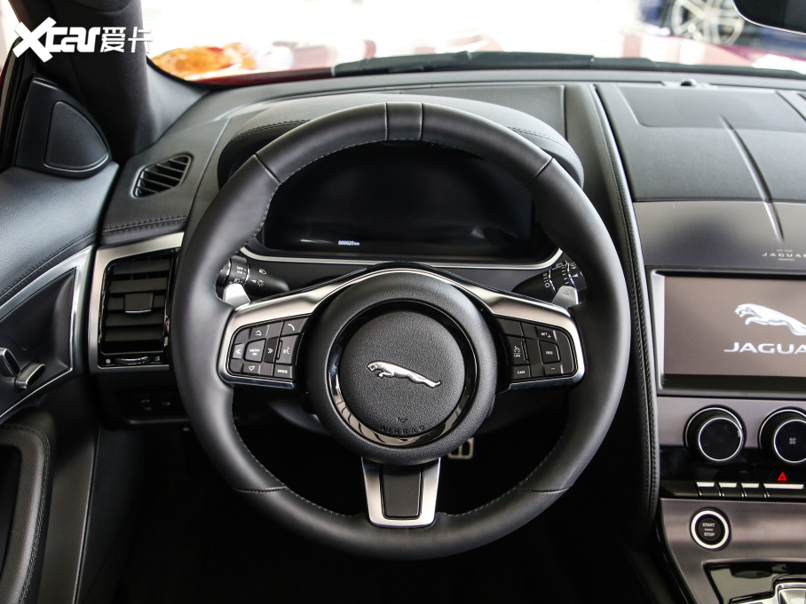 2021ݱF-TYPE P300 򌳨