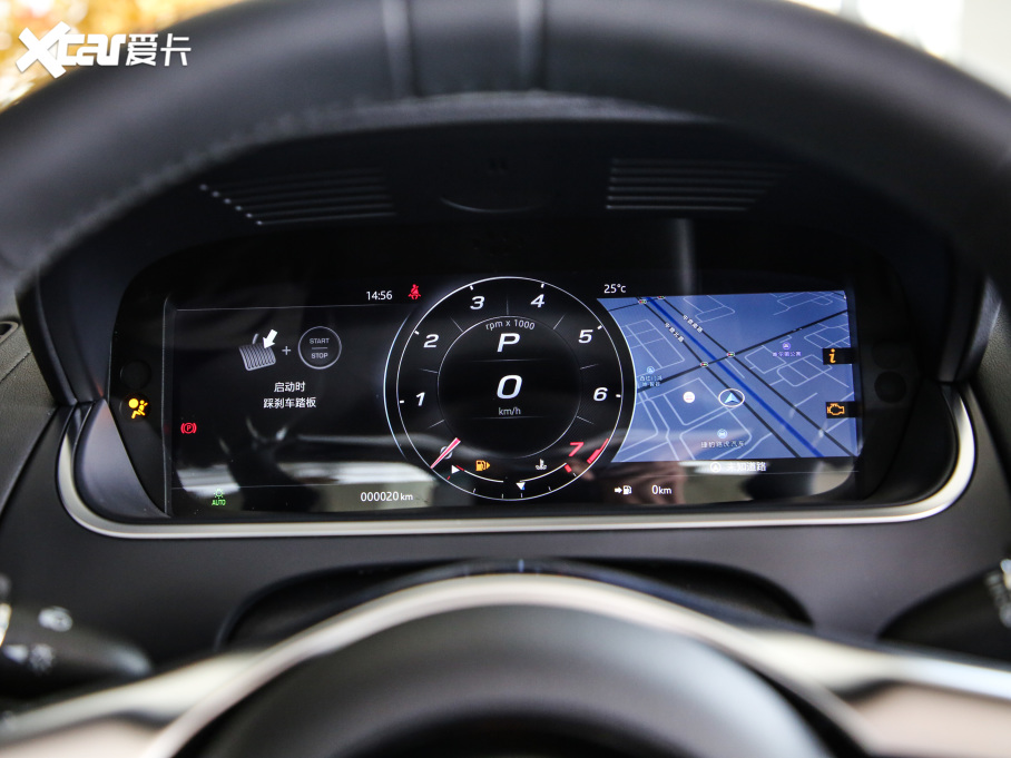 2021ݱF-TYPE P300 򌳨