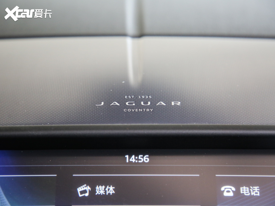 2021ݱF-TYPE P300 (q)