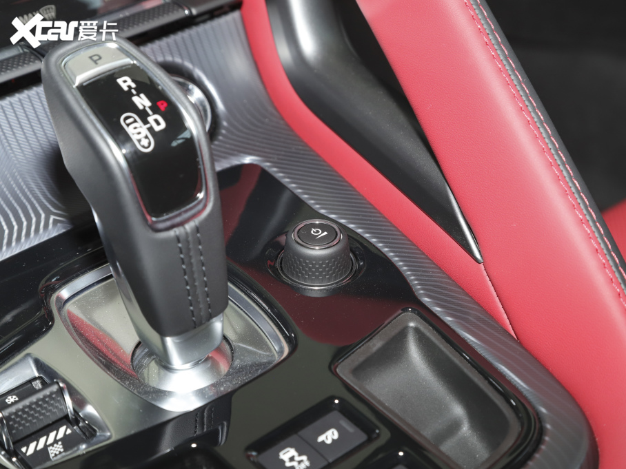 2021ݱF-TYPE P380 ȫV6ِ