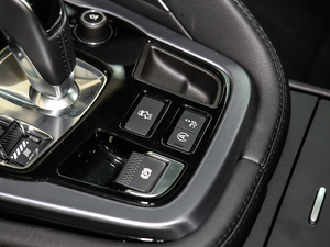 2021P300 (q)Ӳ픰 v܇Ƅ(dng)