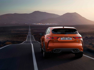 2021款5.0 V8 SVR 整体外观