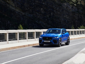 2021款5.0 V8 SVR 整体外观