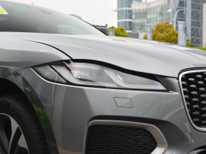 2021340PS R-Dynamic SE ^