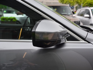 2021340PS R-Dynamic SE ^