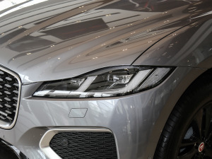 2021250PS R-Dynamic SE ^