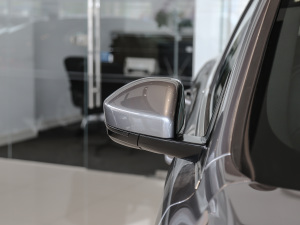 2021250PS R-Dynamic SE ^