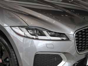 2021250PS R-Dynamic SE ^