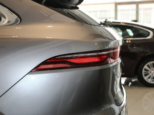 2021250PS R-Dynamic SE ^