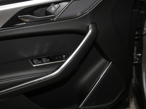 2021250PS R-Dynamic SE g