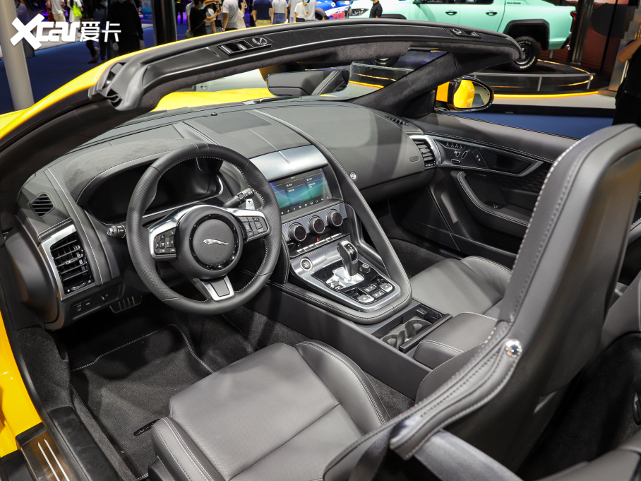 2022ݱF-TYPE P300  R-DYNAMIC BLACK