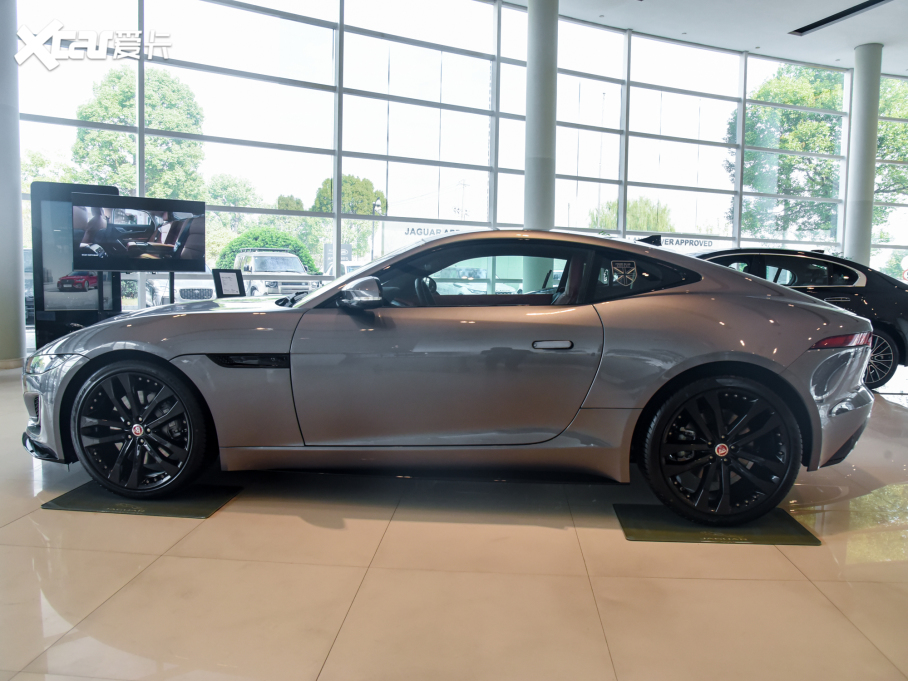 2022ݱF-TYPE P300 Ӳ픰 R-DYNAMIC BLACK