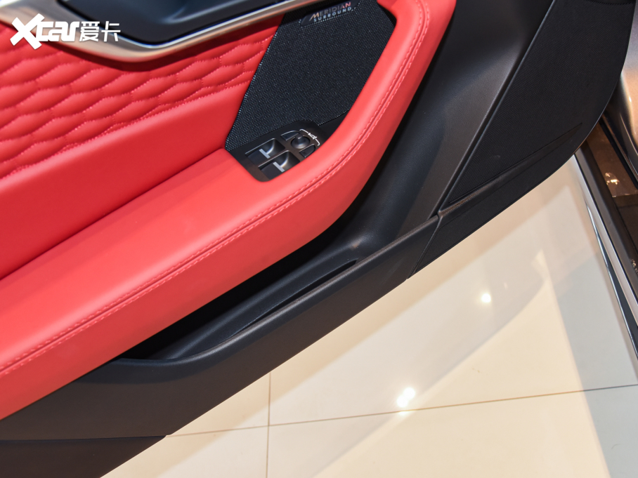 2022ݱF-TYPE P300 Ӳ픰 R-DYNAMIC BLACK