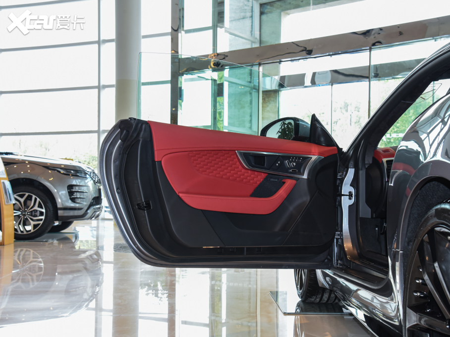 2022ݱF-TYPE P300 Ӳ픰 R-DYNAMIC BLACK