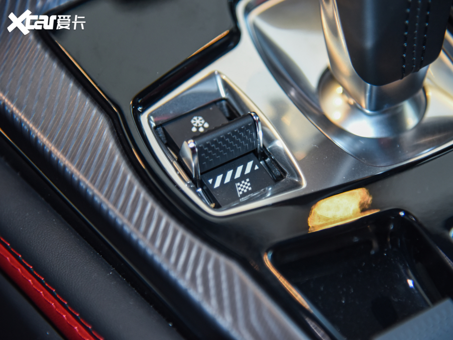 2022ݱF-TYPE P300 Ӳ픰 R-DYNAMIC BLACK