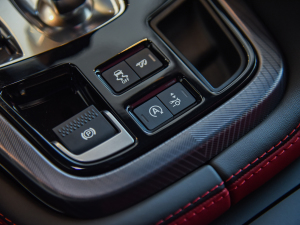 2022P300 Ӳ픰 R-DYNAMIC BLACK п؅^(q)