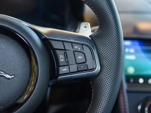 2022P300 Ӳ픰 R-DYNAMIC BLACK п؅^