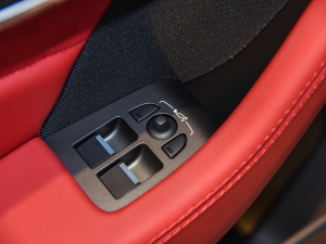 2022P300 Ӳ픰 R-DYNAMIC BLACK п؅^