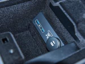 2022P300 Ӳ픰 R-DYNAMIC BLACK п؅^