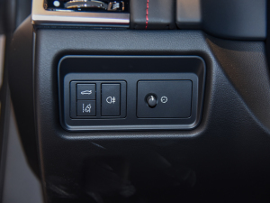 2022P300 Ӳ픰 R-DYNAMIC BLACK п؅^