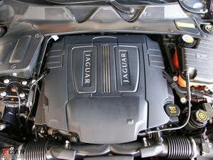 2010款5.0L 全景奢华版 发动机