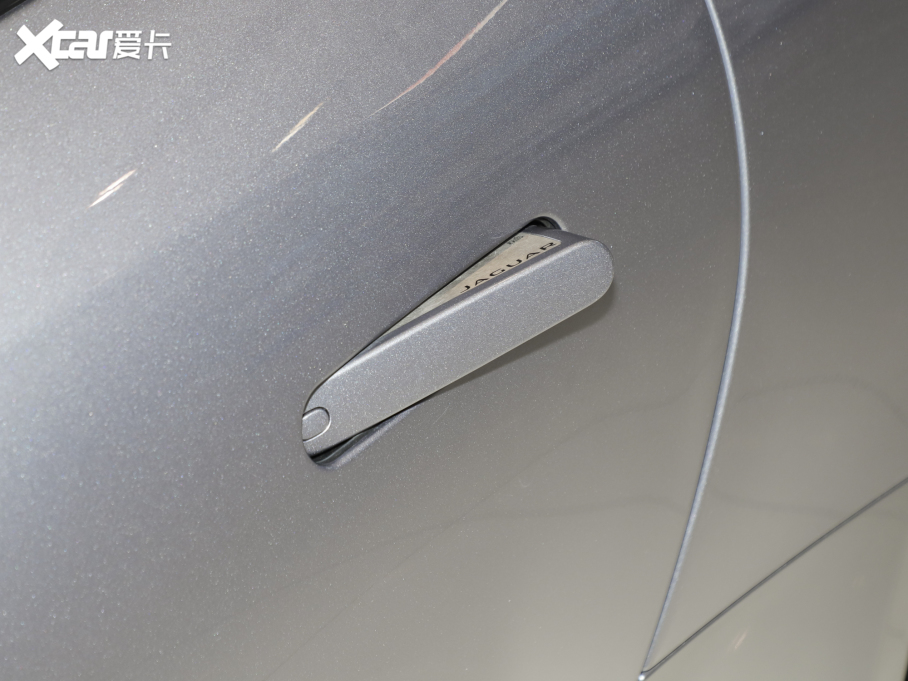 2023ݱF-TYPE P300 R-Dynamic Black Ӳ픰