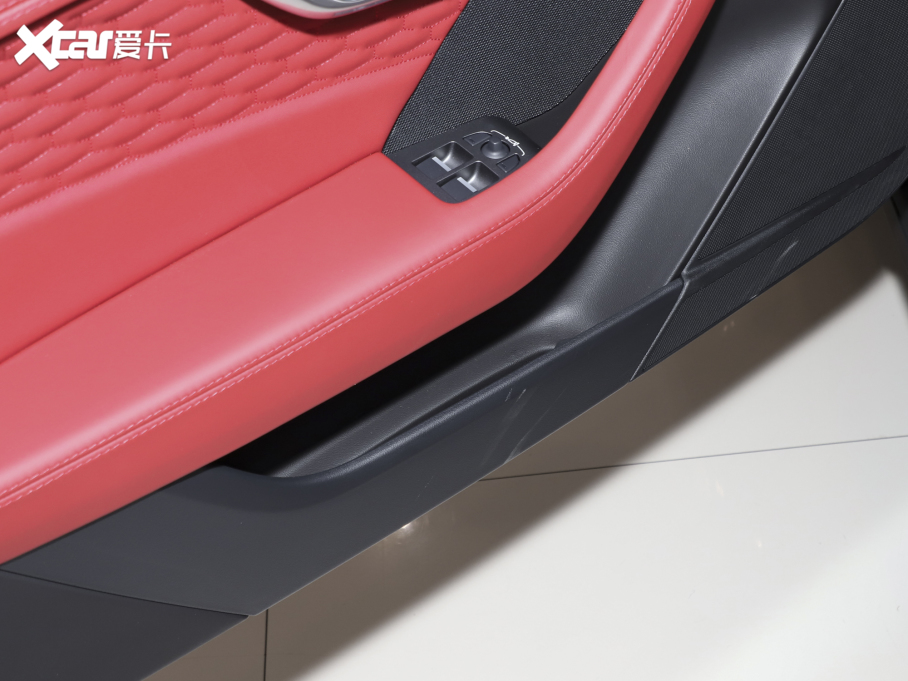 2023ݱF-TYPE P300 R-Dynamic Black Ӳ픰