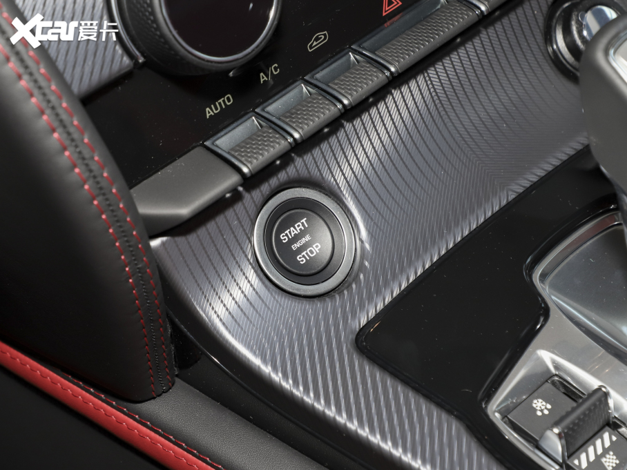 2023ݱF-TYPE P300 R-Dynamic Black Ӳ픰