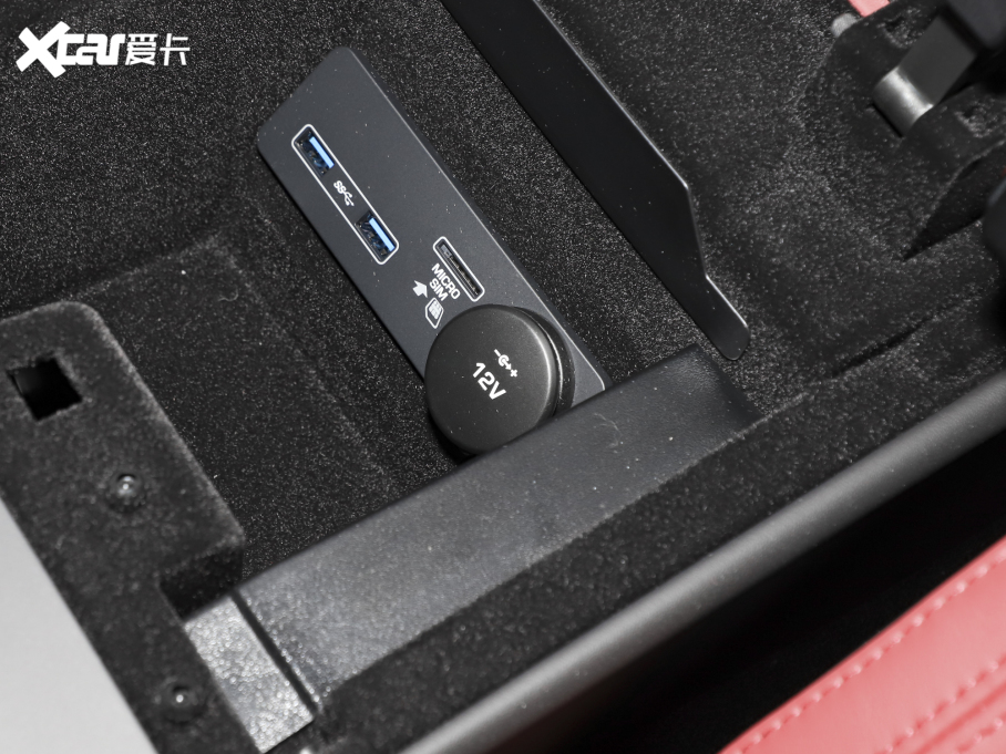 2023ݱF-TYPE P300 R-Dynamic Black Ӳ픰