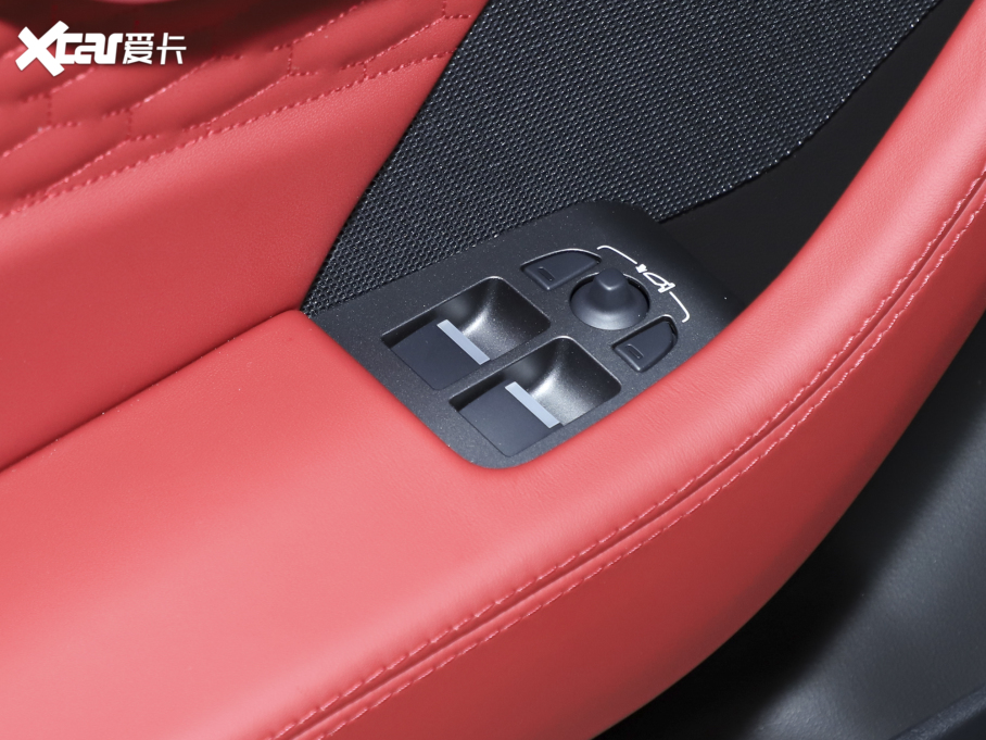 2023ݱF-TYPE P300 R-Dynamic Black Ӳ픰