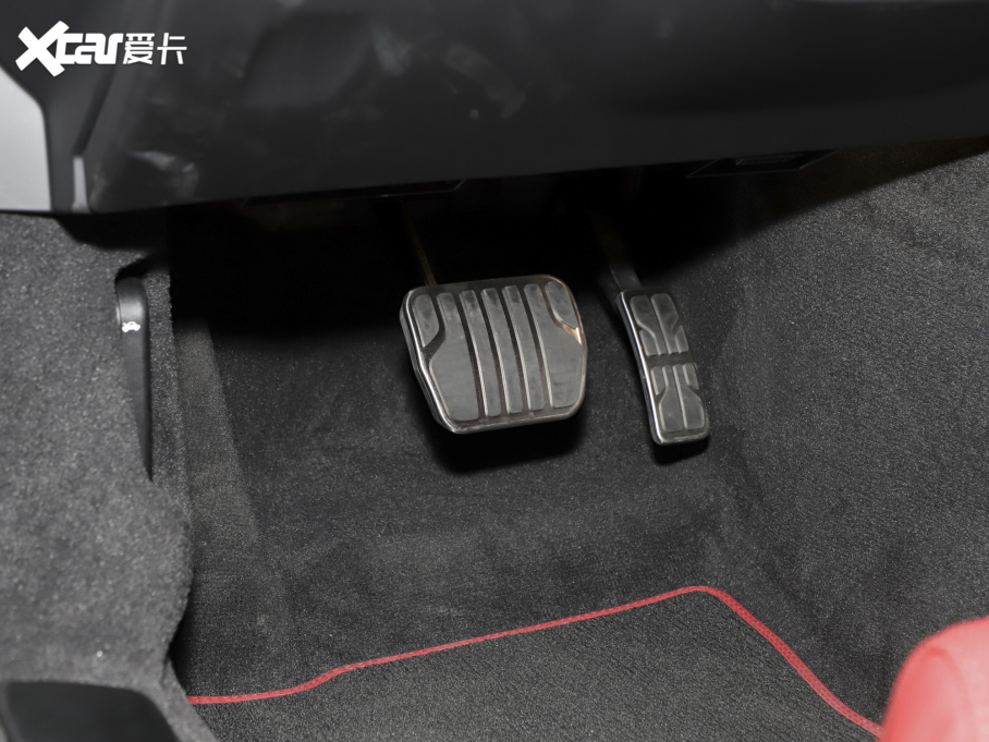 2023ݱF-TYPE P300 R-Dynamic Black Ӳ픰