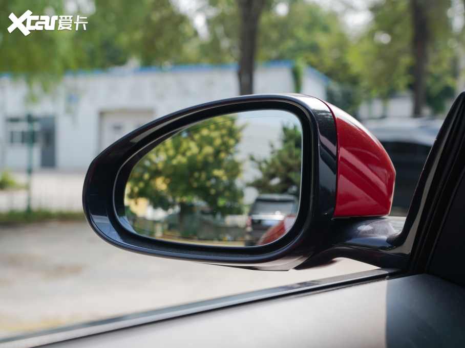 2023ݱF-TYPE P300 R-Dynamic Black 